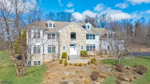 3 Indian Ln, Tewksbury Twp, NJ 07830