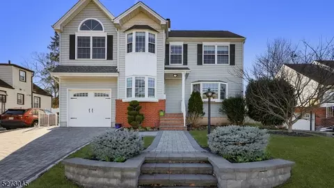 17 Columbia Ave, Kenilworth, NJ 07033