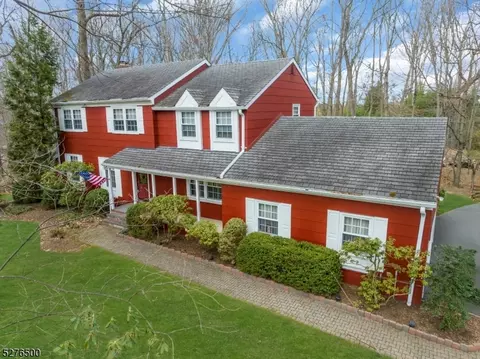 3 Fox Hill Dr W, Warren, NJ 07059
