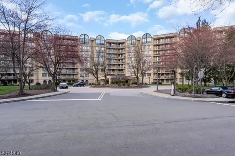 10 Smith Manor Blvd 821 #821, West Orange, NJ 07052