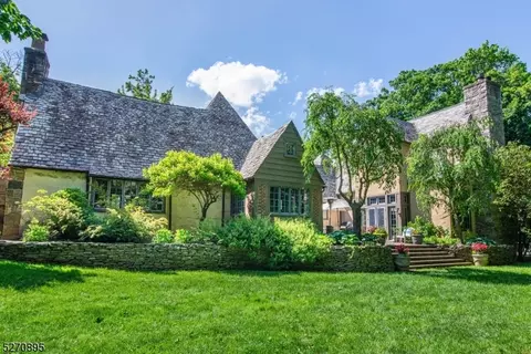 67 Warren Pl, Montclair, NJ 07042