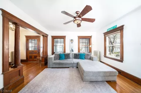 30 Waverly Ter, Bloomfield, NJ 07003