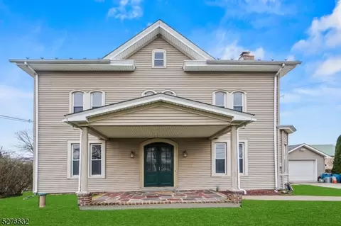 25 Knowlton Rd, Knowlton Twp, NJ 07832