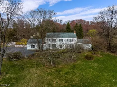 524 Farmersville Rd, Flemington, NJ 08822