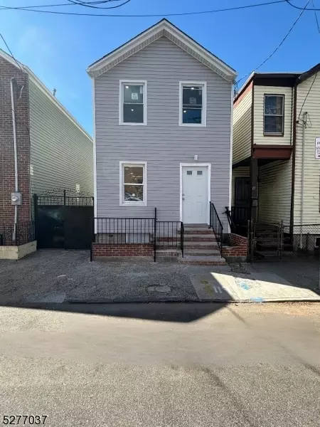 119 Tichenor St, Newark, NJ 07105