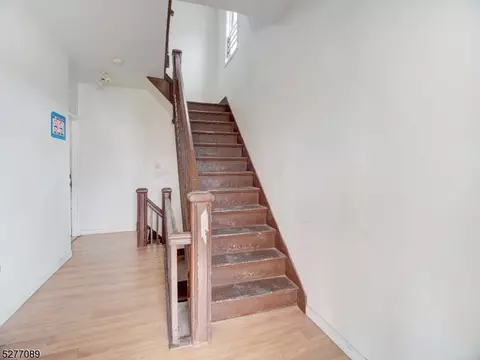 84 Scheerer Ave, Newark, NJ 07112 photo 12