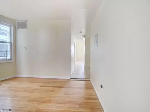84 Scheerer Ave, Newark, NJ 07112 photo 9