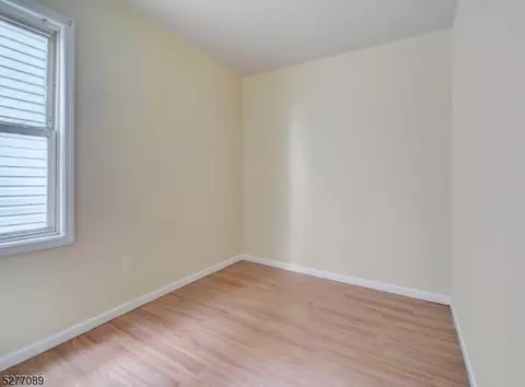 84 Scheerer Ave, Newark, NJ 07112 photo 8