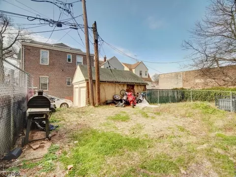 84 Scheerer Ave, Newark, NJ 07112 photo 24