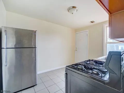 84 Scheerer Ave, Newark, NJ 07112 photo 16