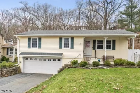 63 Summit Trl, Sparta, NJ 07871