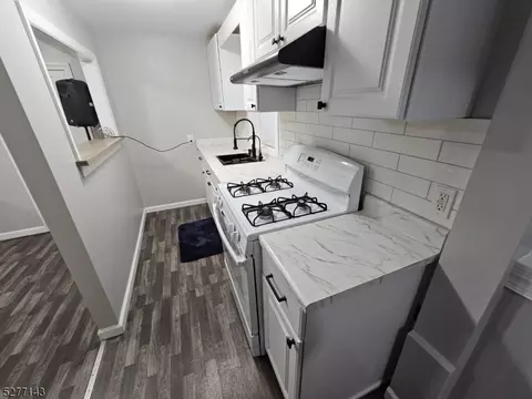 365 Taylor Ave, Hackensack, NJ 07601 photo 12