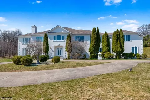 4 Hillview Dr, Tewksbury Twp, NJ 07830