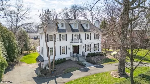 14 Crestview Rd, Mountain Lakes, NJ 07046