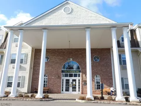 1409 Richmond Rd #409, West Milford, NJ 07480