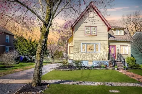 17 Rose St, Metuchen, NJ 08840