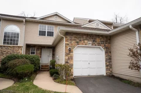604 Falcongate Dr, Monmouth Junction, NJ 08852