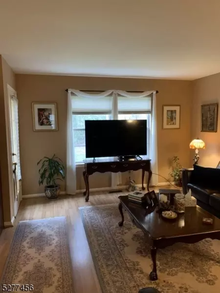 128 Pinehurst Dr, Washington, NJ 07882 photo 5