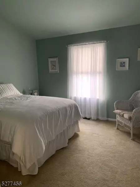 128 Pinehurst Dr, Washington, NJ 07882 photo 23