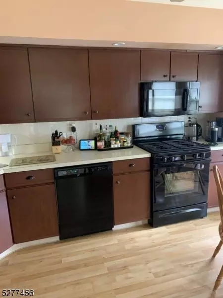 128 Pinehurst Dr, Washington, NJ 07882 photo 13