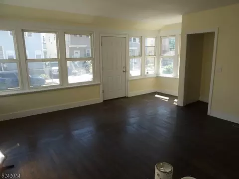 187 W End Ave, Newark, NJ 07106