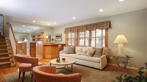 6 Mayling Ct, Edison, NJ 08837 photo 5