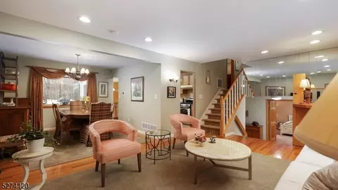 6 Mayling Ct, Edison, NJ 08837 photo 6