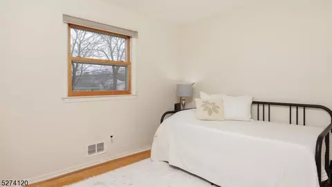 6 Mayling Ct, Edison, NJ 08837 photo 18