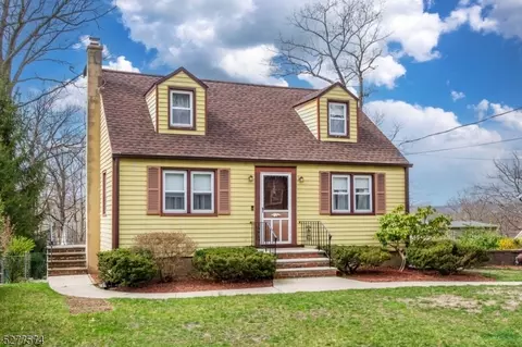 130 Algonquin Trl, Wayne, NJ 07470