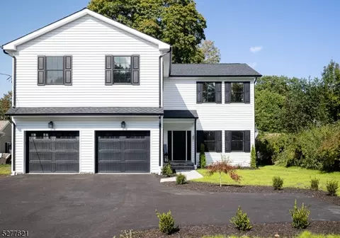 27 Central Ave, Morris Plains, NJ 07950