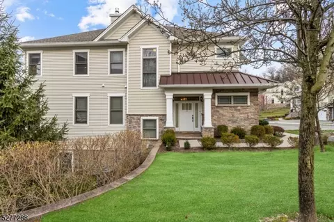 3 Overlook Ct, North Caldwell, NJ 07006
