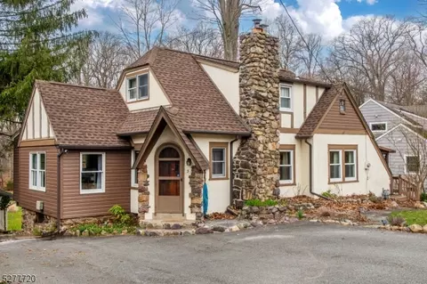 3 Basswood Dr, Denville, NJ 07834