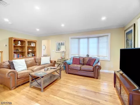 200 E Madison Ave, Cresskill, NJ 07626 photo 5