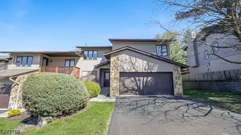 19 Wedgewood Dr, Woodland Park, NJ 07424