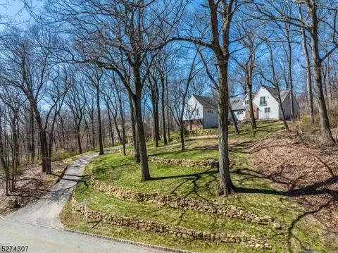 404 Dervin Ln, Glen Gardner, NJ 08826