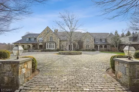 1 Oxford Ln, Morristown, NJ 07960