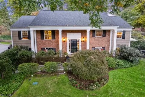 106 Sunset Dr, Chatham Twp, NJ 07928