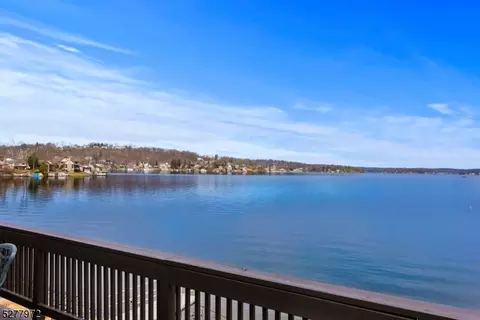 31 Lakeshore Dr #31, Mount Arlington, NJ 07856