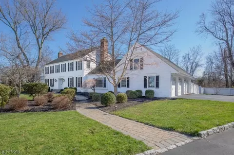 29 Olde Town Ct, Bernardsville, NJ 07924