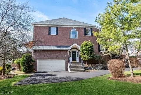 52 Spring Hill Cir, Wayne, NJ 07470