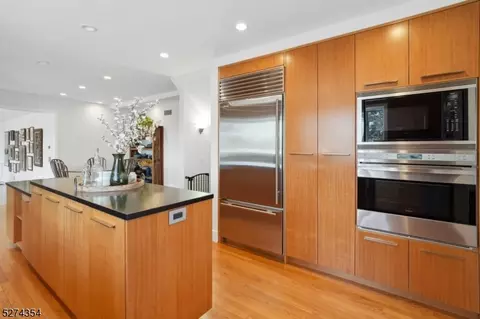 2 Edgewood Ter, Montclair, NJ 07042 photo 13