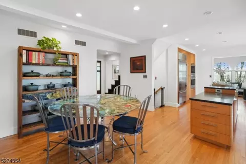 2 Edgewood Ter, Montclair, NJ 07042 photo 18