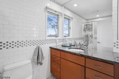 2 Edgewood Ter, Montclair, NJ 07042 photo 27