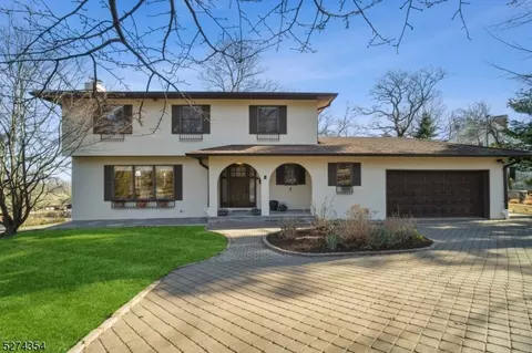 2 Edgewood Ter, Montclair, NJ 07042 photo 4
