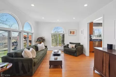 2 Edgewood Ter, Montclair, NJ 07042 photo 16