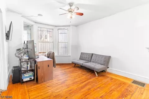 112 4th Ave, Newark, NJ 07104