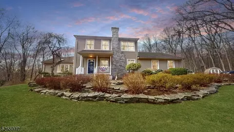 941 Mount Benevolence Rd, Newton, NJ 07860