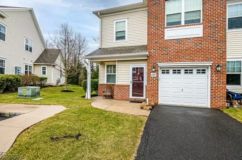 157 Savoth Ln, Woodbridge Twp, NJ 07067