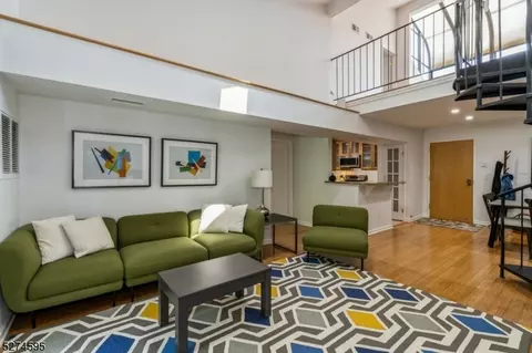 51 Mount Kemble Ave #402, Morristown, NJ 07960