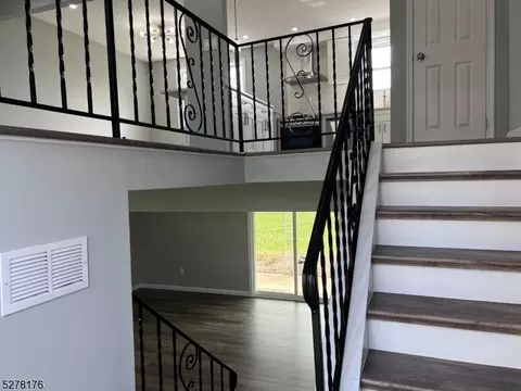 90 Coachman Dr, Fieldsboro, NJ 08505 photo 3